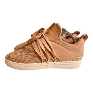 Steve Madden Rose Sneakers ~ LANCER ~ Size 8.5 ~ MINT CONDITION